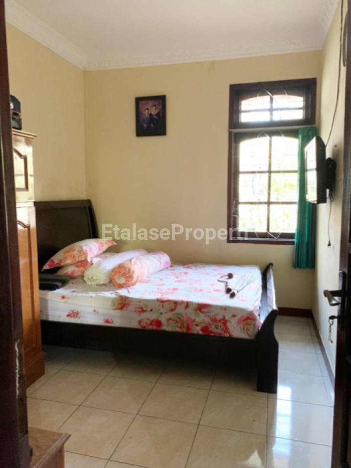 Foto properti Jual Cepat Rumah Ploso Timur Halaman Luas Row Jalan 2 Mobil 7