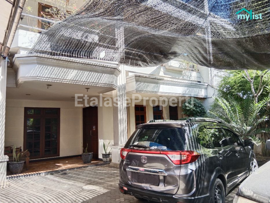 Foto properti Disewakan Rumah 2,5 Lt Siap Huni WR Supratman Surabaya 2