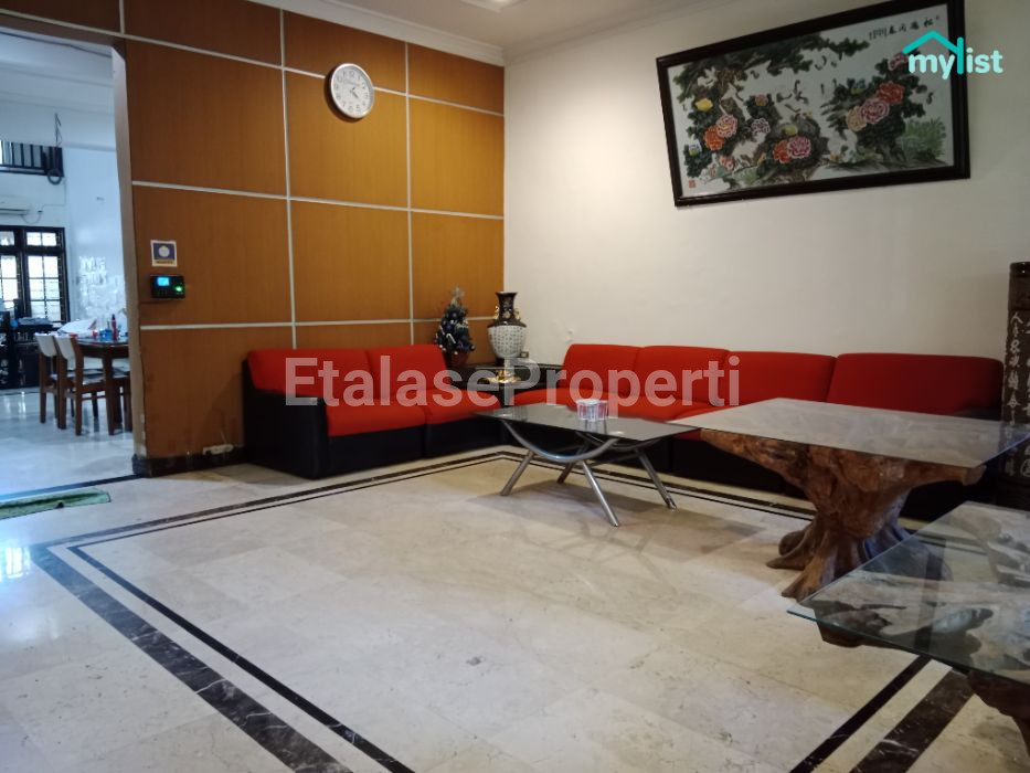 Foto properti Disewakan Rumah 2,5 Lt Siap Huni WR Supratman Surabaya 3