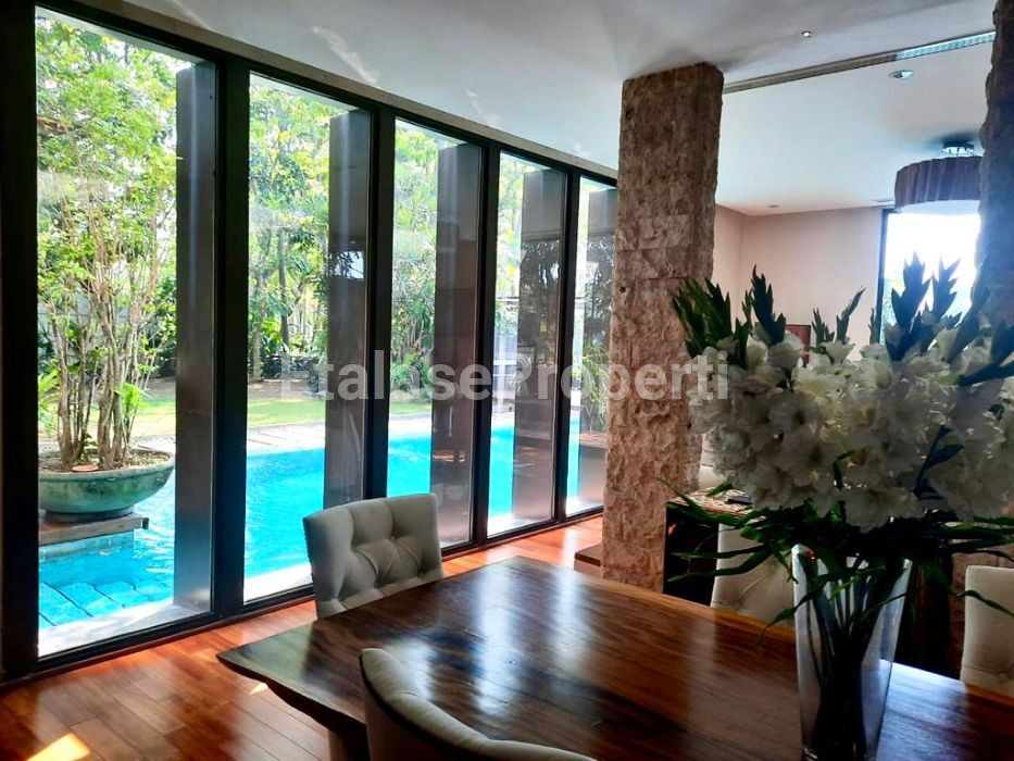 Foto properti Rumah Graha Family Platinum Golf View  Ada POOL Di Surabaya Barat 3
