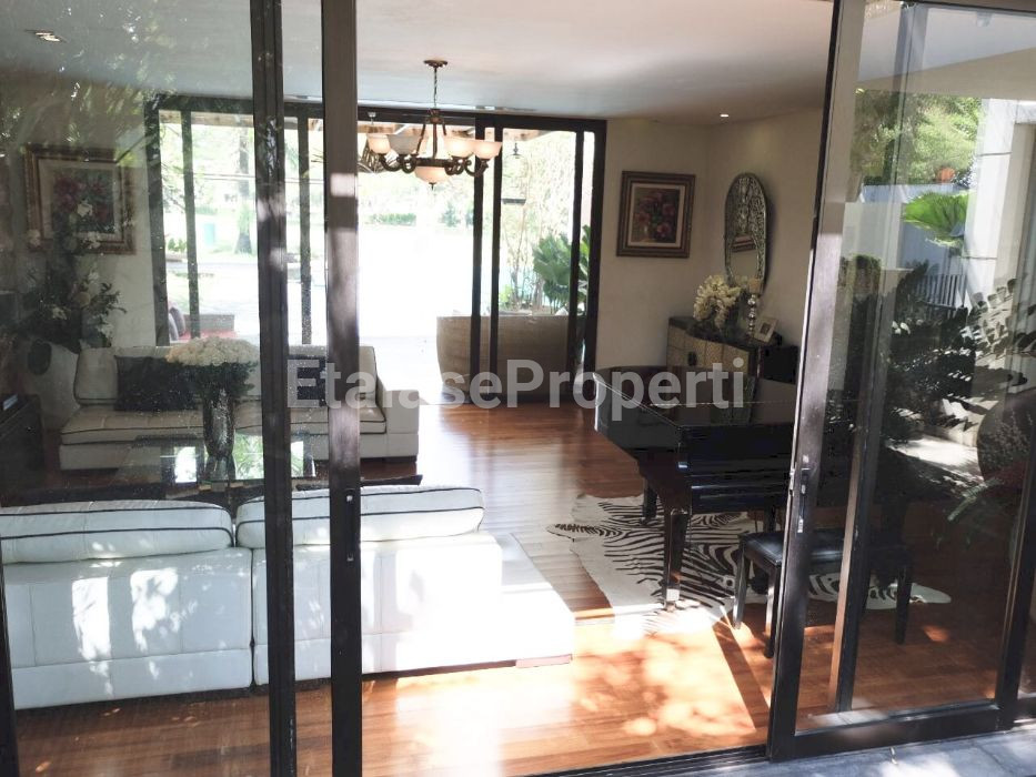 Foto properti Rumah Graha Family Platinum Golf View  Ada POOL Di Surabaya Barat 7