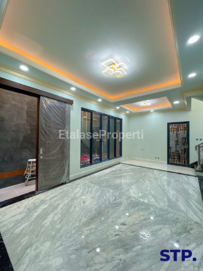 Foto properti Rumah Puri Galaxy Cluster Acacia Garden FULL MARMER 3