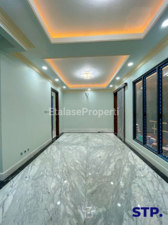 Foto properti Rumah Puri Galaxy Cluster Acacia Garden FULL MARMER 4