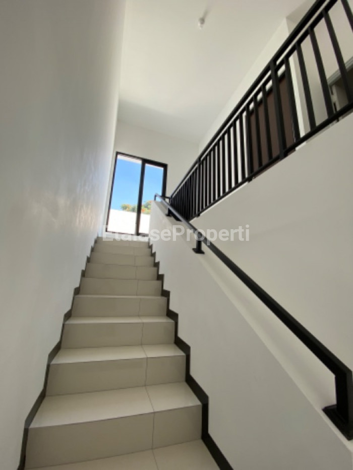 Foto properti Dijual Rumah Baru Siap Huni Lebak Timur 5