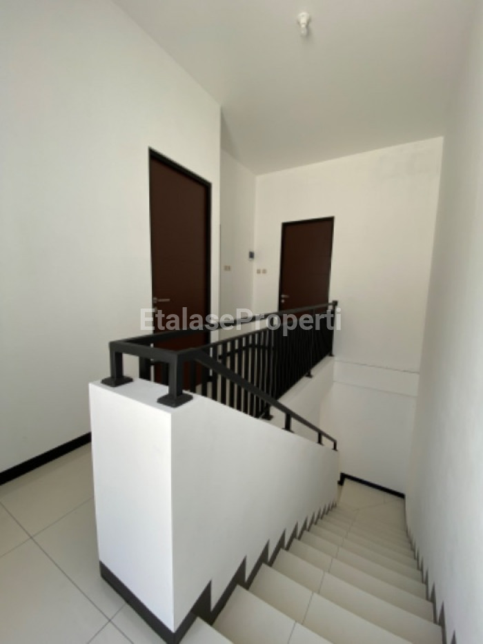 Foto properti Dijual Rumah Baru Siap Huni Lebak Timur 6
