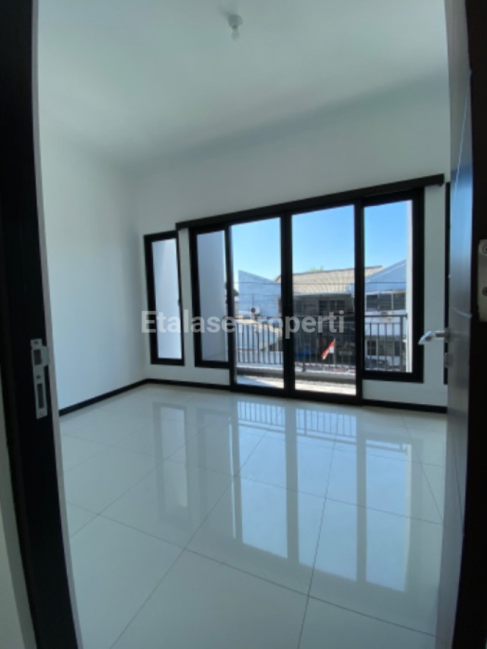 Foto properti Dijual Rumah Baru Siap Huni Lebak Timur 9