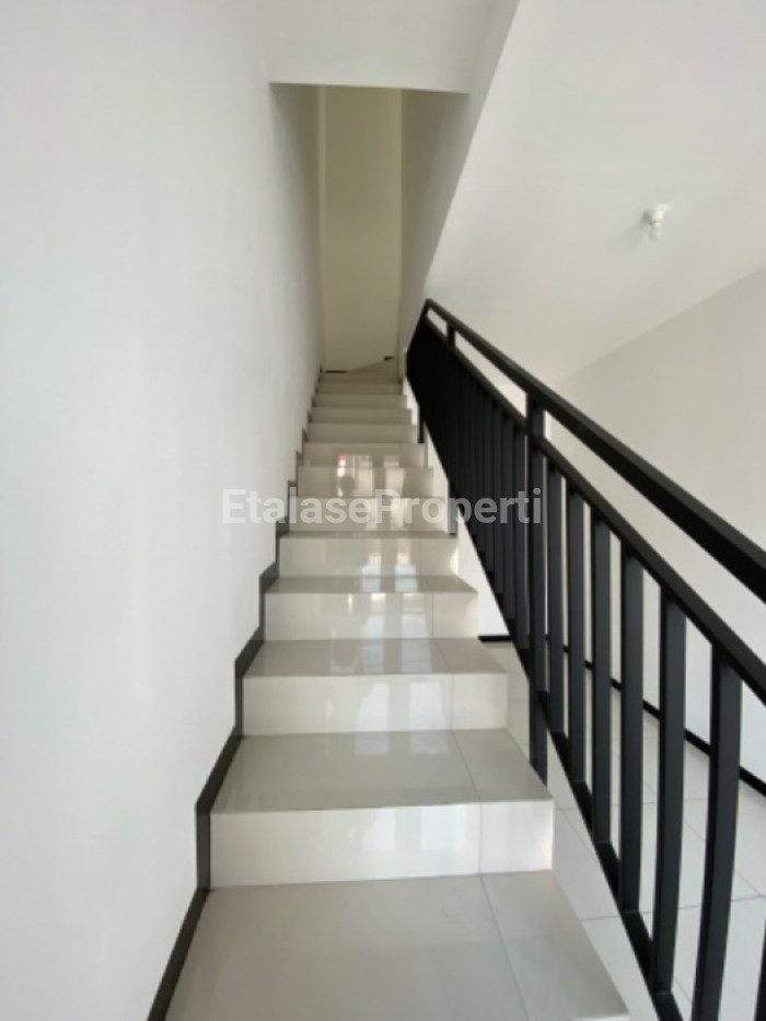 Foto properti Dijual Rumah Baru Lebak Timur 4
