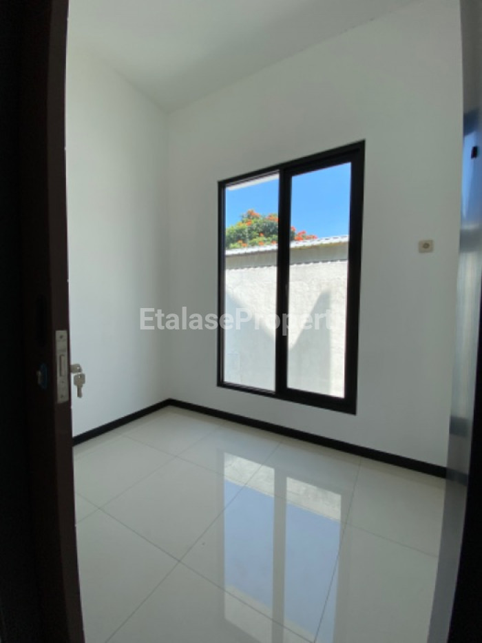 Foto properti Dijual Rumah Baru Lebak Timur 5