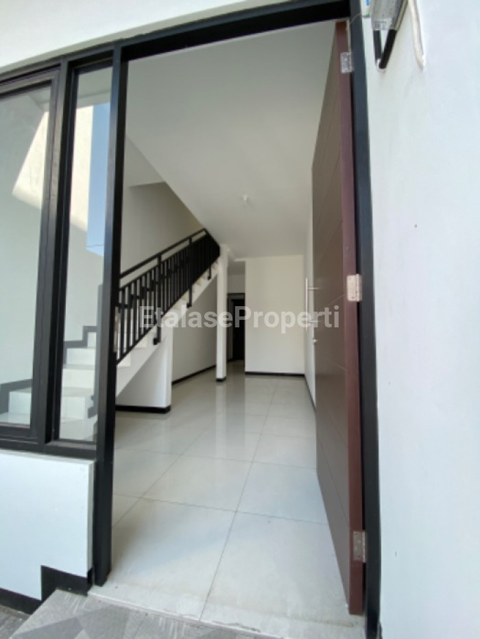 Foto properti Dijual Rumah Baru Lebak Timur 10