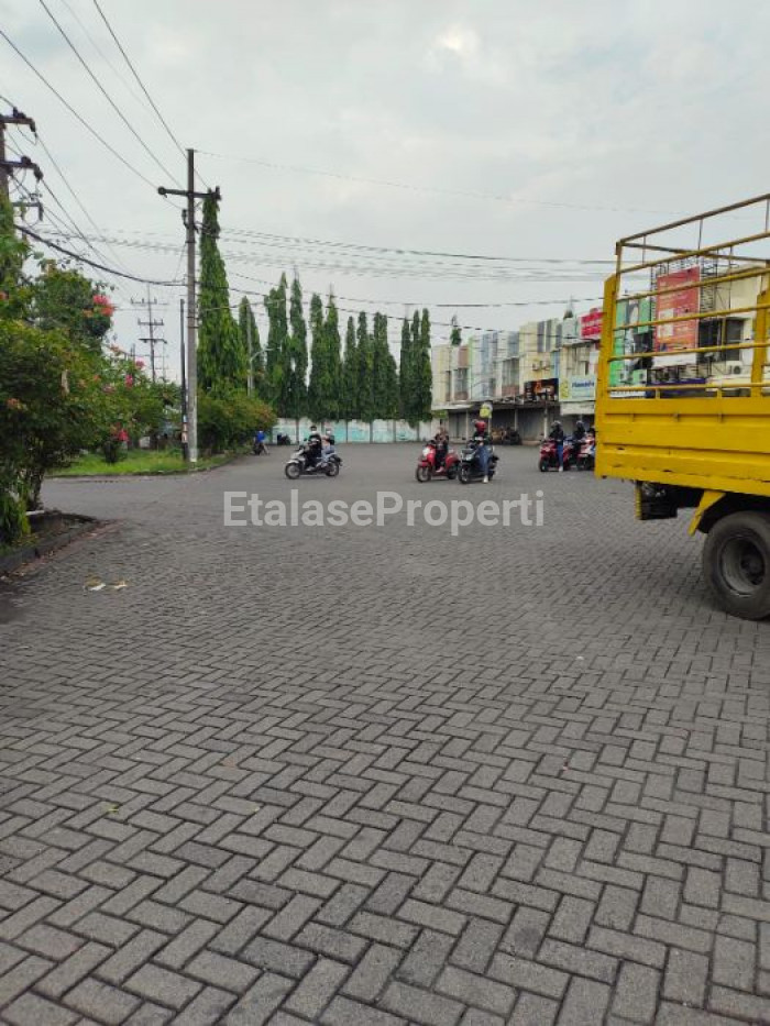 Foto properti Jual Ruko Dikompleks Pergudangan Tritan, Taman Sidoarjo 4