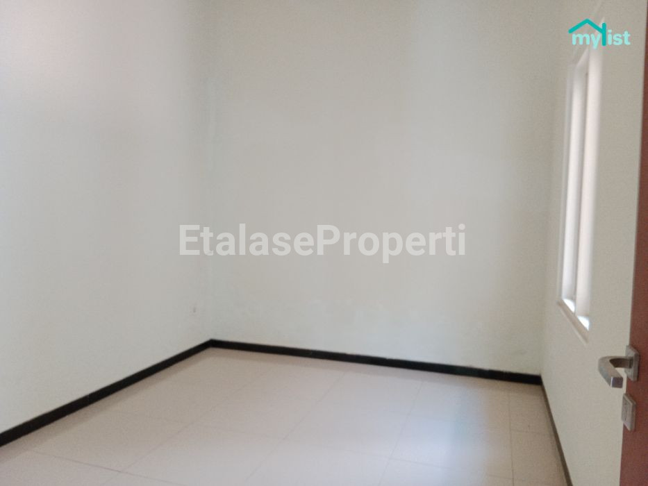 Foto properti Dijual Rumah Minimalis Siap Huni Taman Rivera Regency Rungkut 7