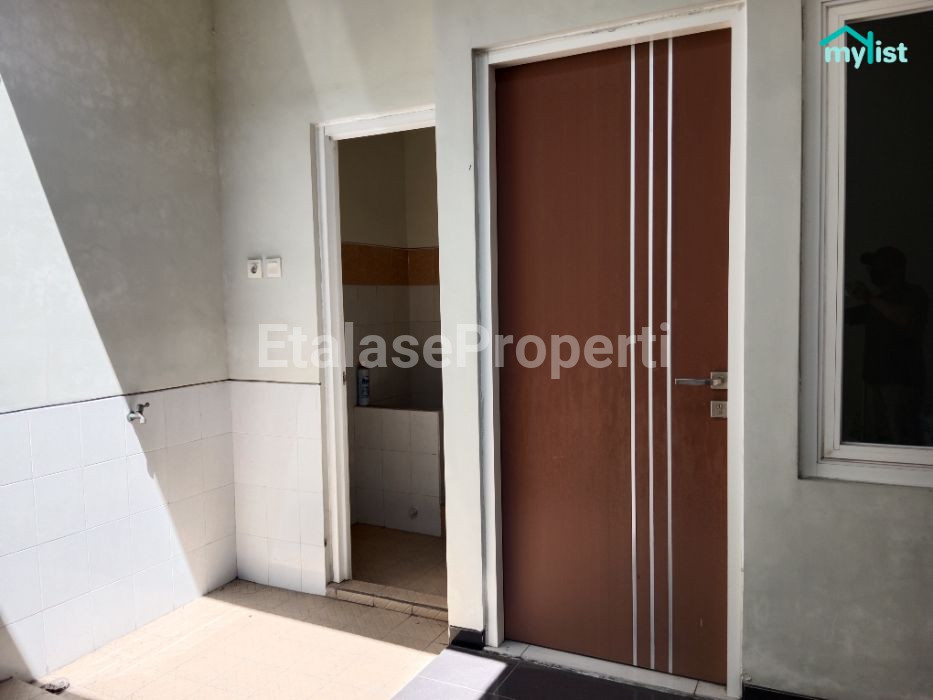 Foto properti Dijual Rumah Minimalis Siap Huni Taman Rivera Regency Rungkut 10