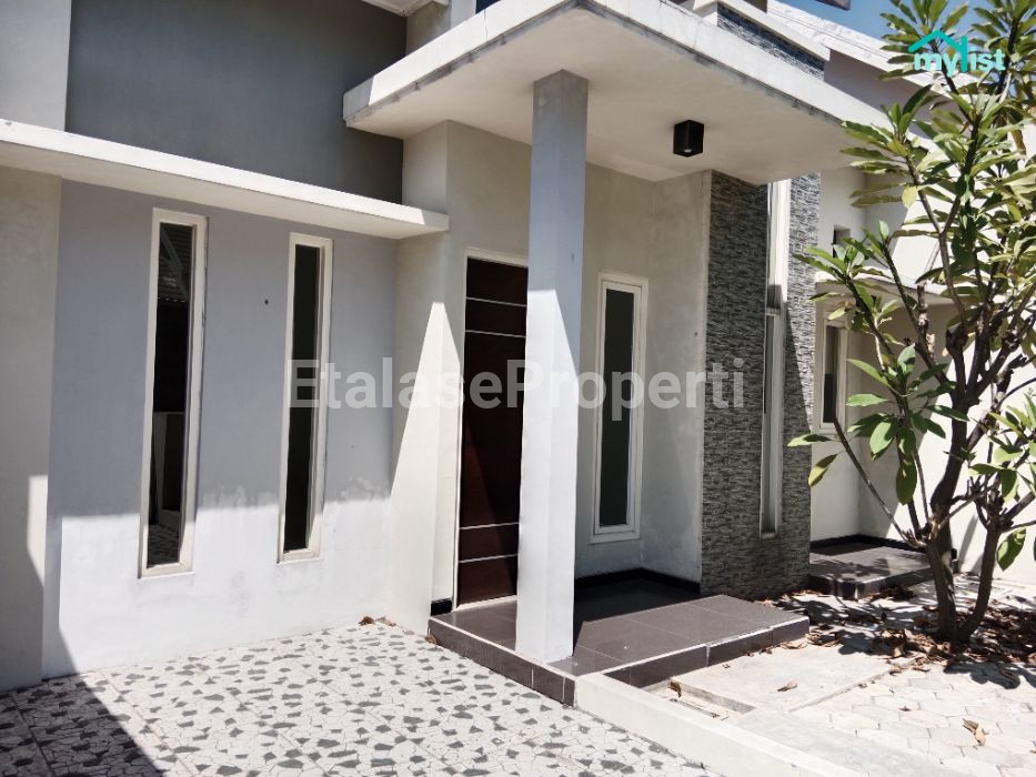 Foto properti Dijual Rumah Minimalis Siap Huni Taman Rivera Regency Rungkut 3