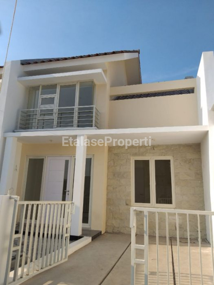 Foto properti Dijual Cepat! Rumah Siap Huni Kawasan Surabaya Timur 1