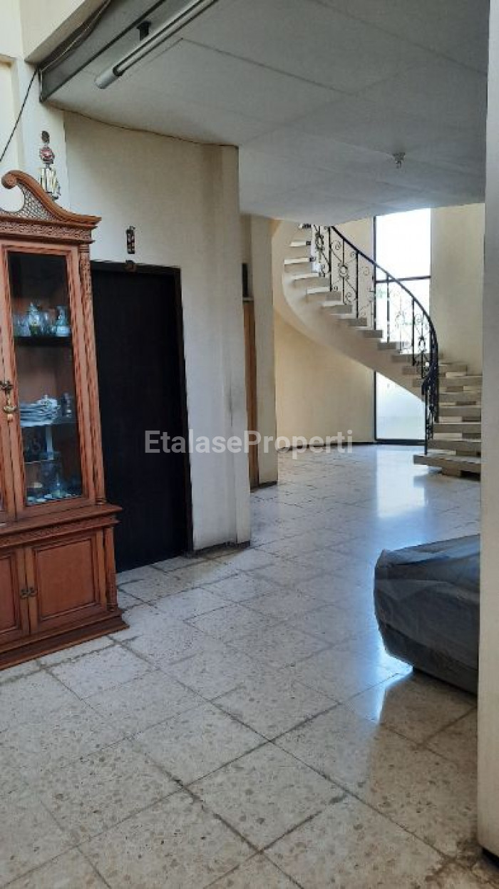Foto properti Jual Rumah Manyar Kertoarjo, Surabaya Kota 3