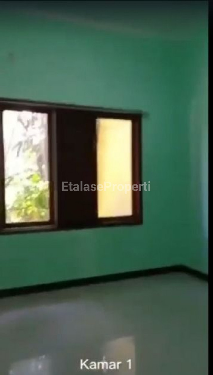 Foto properti Disewakan Rumah Di Sebrang Jalan Raya Utama Gayungsari Barat 3