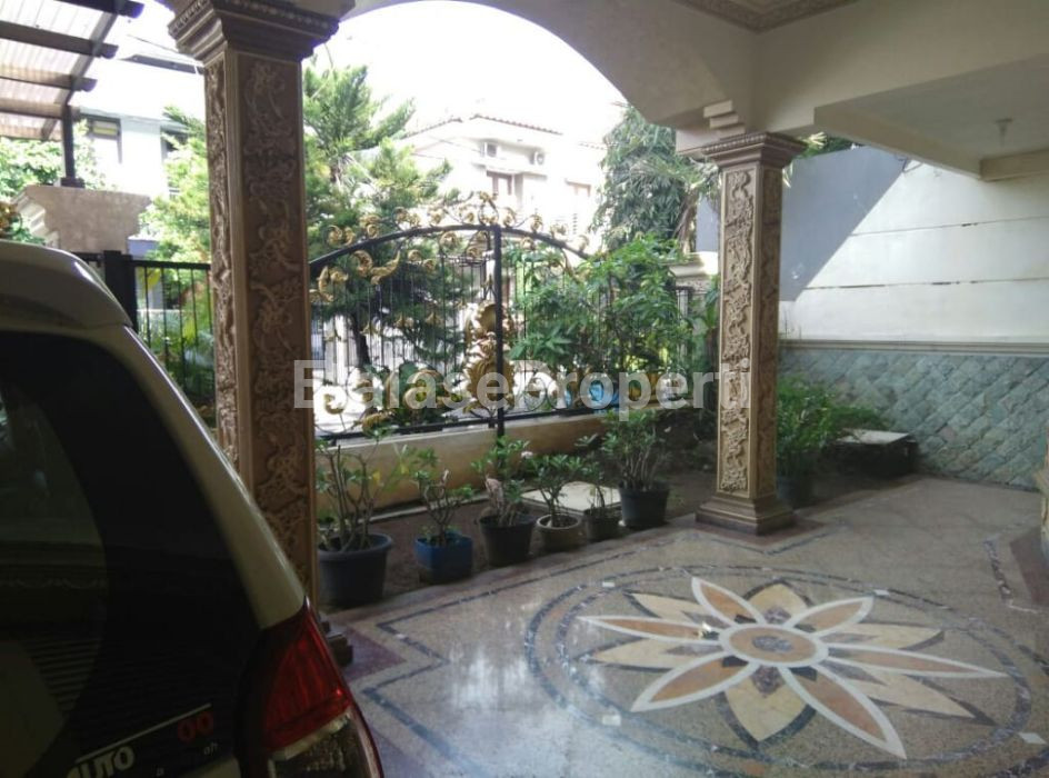Foto properti Dijual Rumah Mewah Minimalis Gayungsari 6