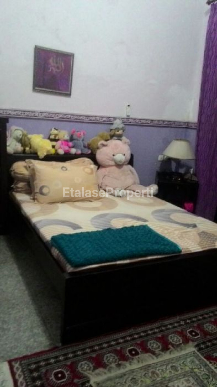 Foto properti Dijual Rumah Di Sebrang Jalan Raya Utama Gayungsari Barat 3