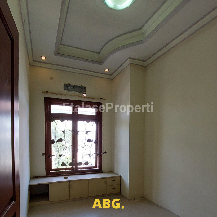 Foto properti JUAL CEPAT RUMAH MEWAH SIAP HUNI GAYUNGSARI 9