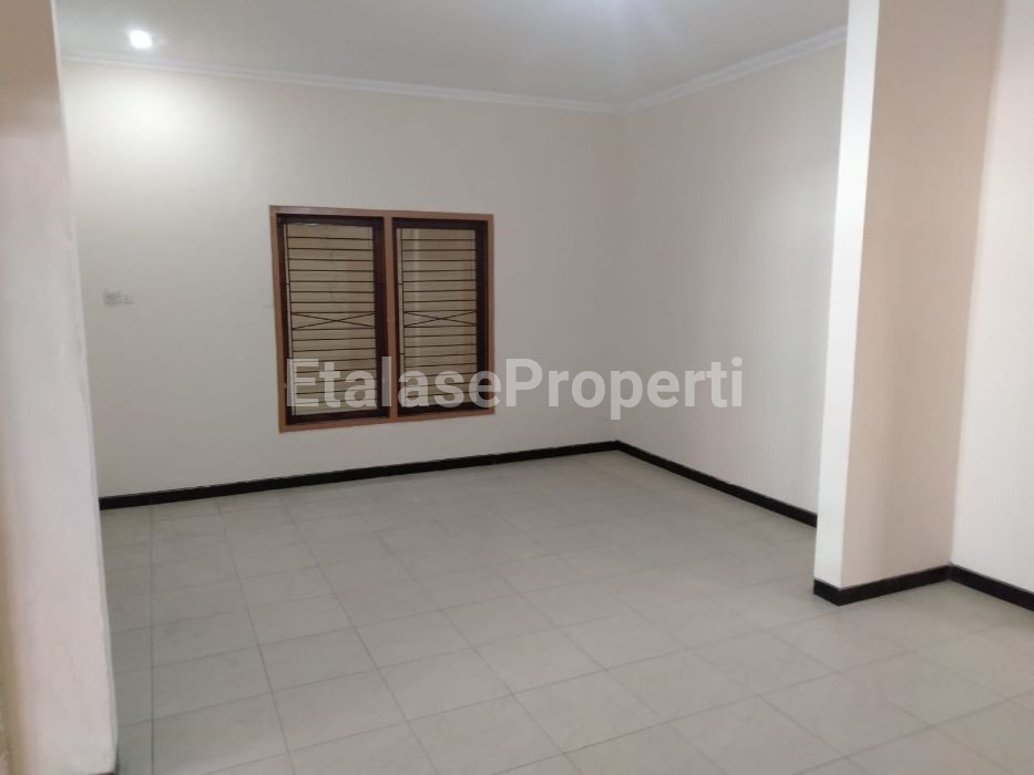 Foto properti Rumah MURAH Rumah Siap Huni Jemur Gayungan 9