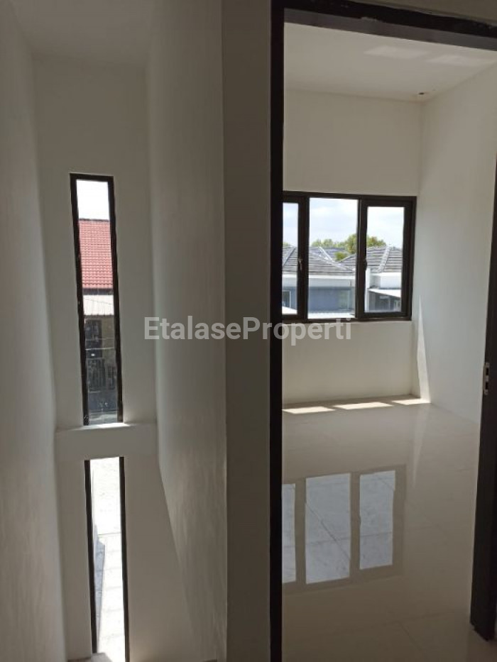 Foto properti Rumah Baru Siap Huni New Royal Gunung Anyar Surabaya 6