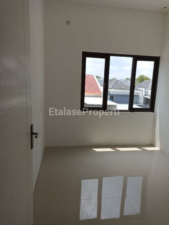 Foto properti Rumah Baru Siap Huni New Royal Gunung Anyar Surabaya 10