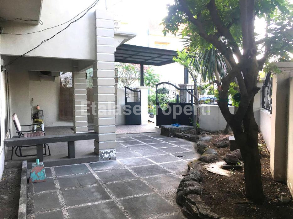 Foto properti RUMAH SIAP HUNI HITUNG TANAH HANYA 8,4jt/M2 DI PERMATA SAFIRA, SURABAYA BARAT 2