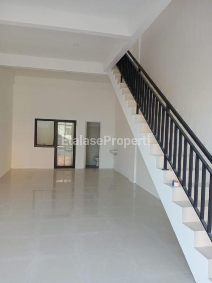 Foto properti Disewakan Ruko Gress Di Eastern Park 7