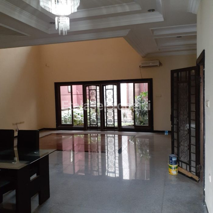 Foto properti Jual Rumah Kejawan Putih Mutiara Pakuwon City Semi Furnish 2