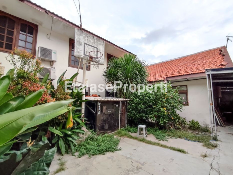 Foto properti *Dijual Rumah Rungkut Asri Barat Hitung Tanah* 2