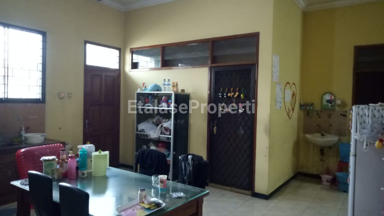 Foto properti Dijual Rumah Dan Ruko Daerah Jombang Lokasi Strategis Pinggir Jalan Raya 4