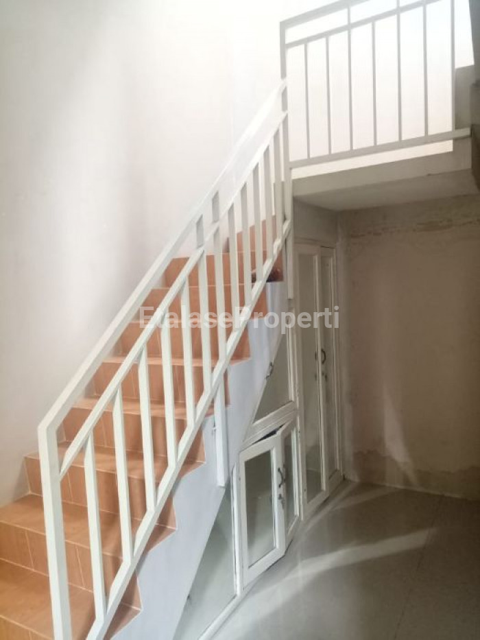 Foto properti Dijual Rumah 2 Lantai Palm Oasis Sememi Sby Barat 2