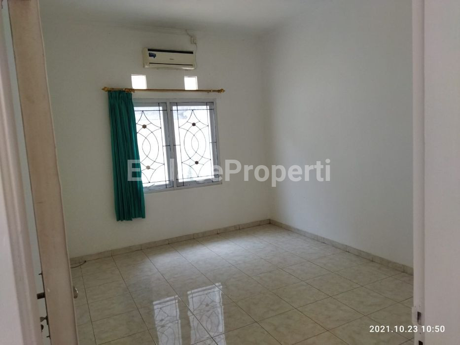 Foto properti Rumah Siap Huni Lokasi Strategis Dekat Waru 1