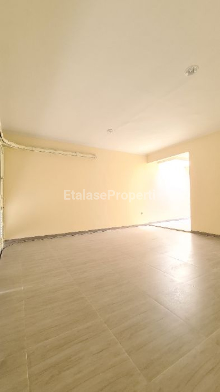 Foto properti Manyar Kartika Rumah Baru Gress 7