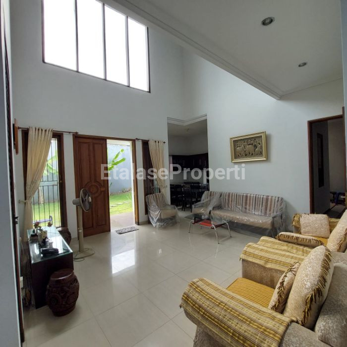 Foto properti Disewakan Rumah Paling Asri, Lebar, Dan Strategis Daerah Waru 1