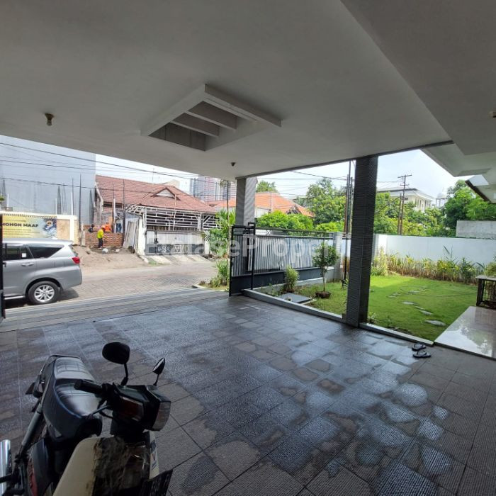 Foto properti Disewakan Rumah Paling Asri, Lebar, Dan Strategis Daerah Waru 3