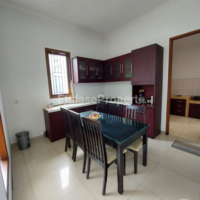 Foto properti Disewakan Rumah Paling Asri, Lebar, Dan Strategis Daerah Waru 8