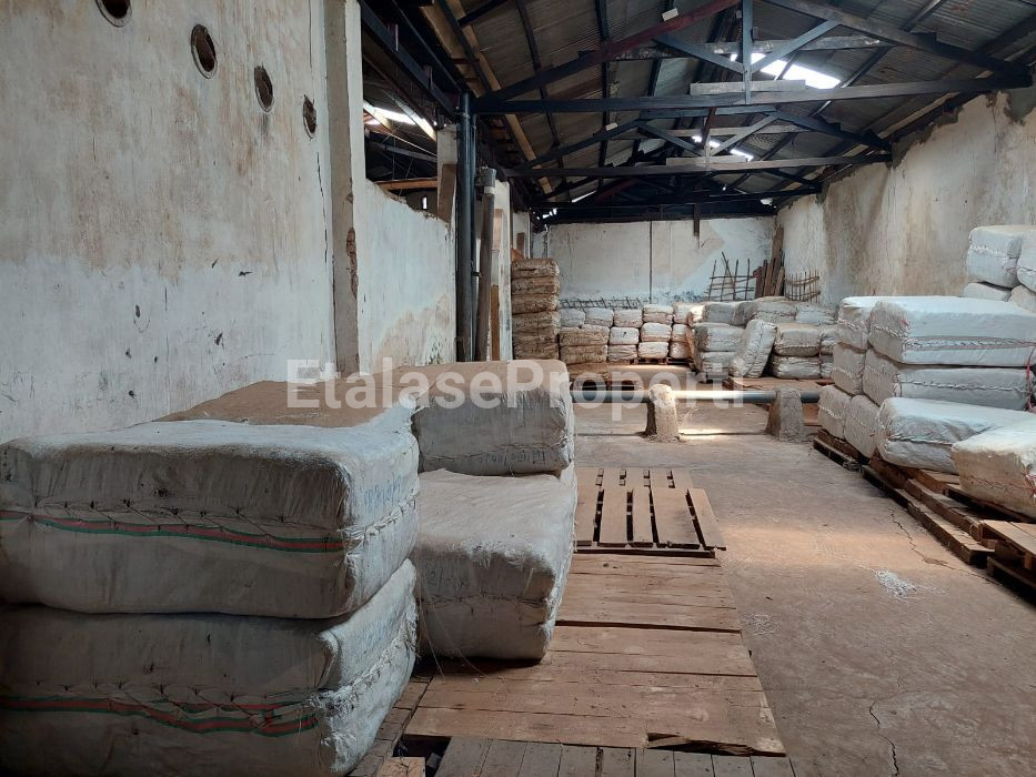 Foto properti Dijual Bangunan Bekas Pabrik Di Jalan Kenjeran Siap Pakai 4