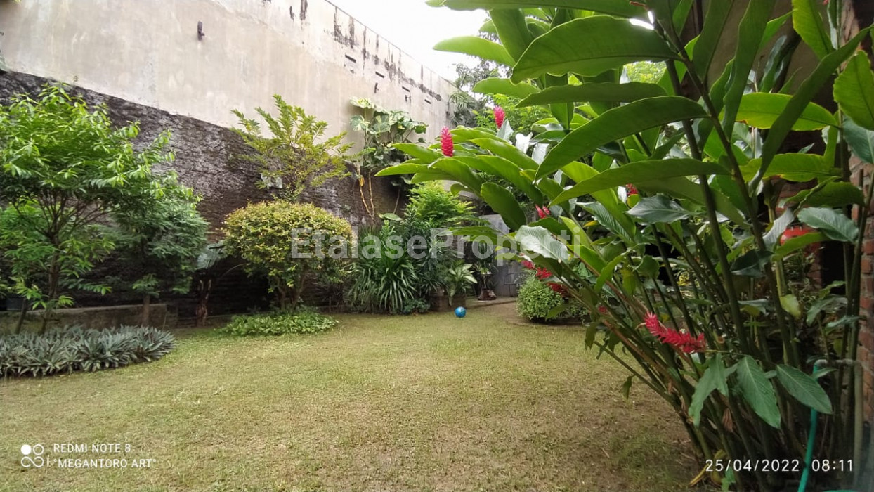 Foto properti DIJUAL RUMAH TENGAH KOTA SURABAYA PUSAT - COCOK U/ TEMPAT USAHA 2