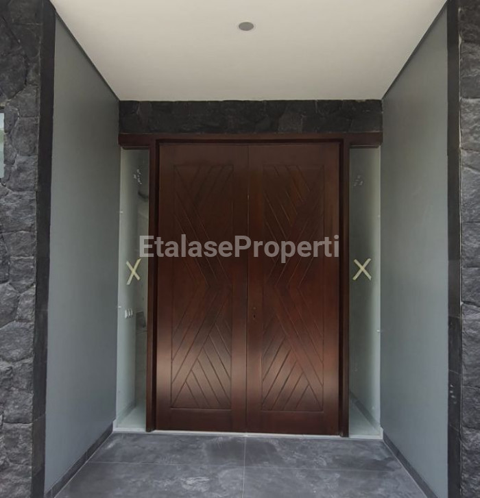 Foto properti Dijual Rumah Baru Minimalis Manyar Indah 2