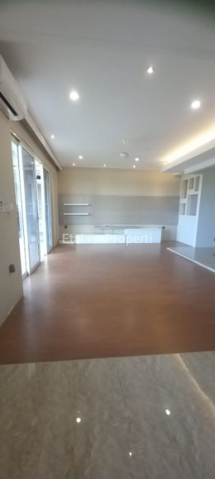 Foto properti Rumah Royal Residence Cluster Monticello Minimalis Siap Huni Di Surabaya Barat 5