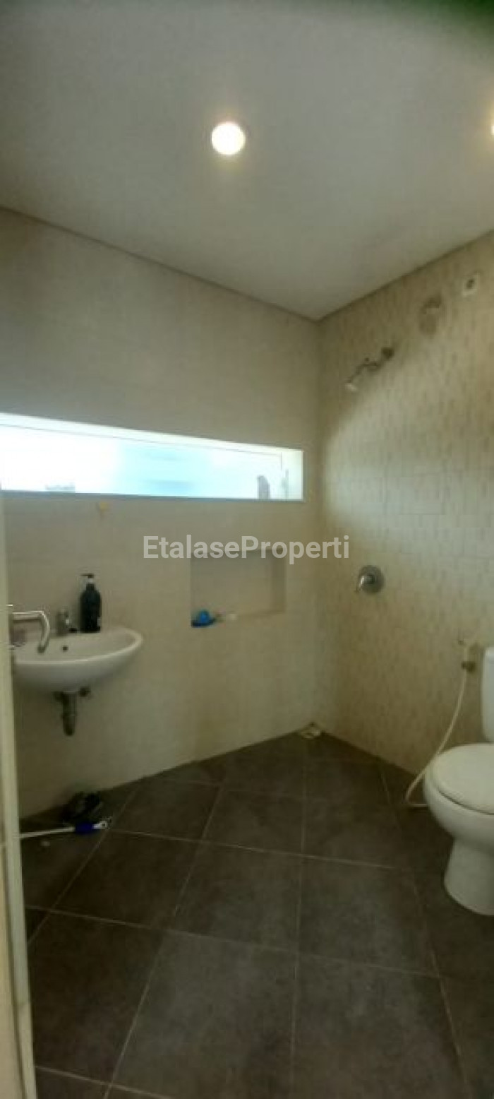 Foto properti Rumah Royal Residence Cluster Monticello Minimalis Siap Huni Di Surabaya Barat 6