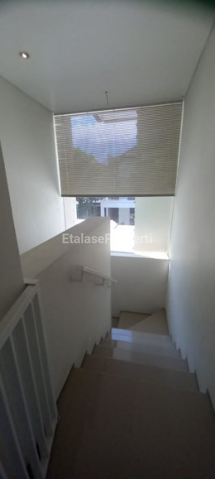 Foto properti Rumah Royal Residence Cluster Monticello Minimalis Siap Huni Di Surabaya Barat 9