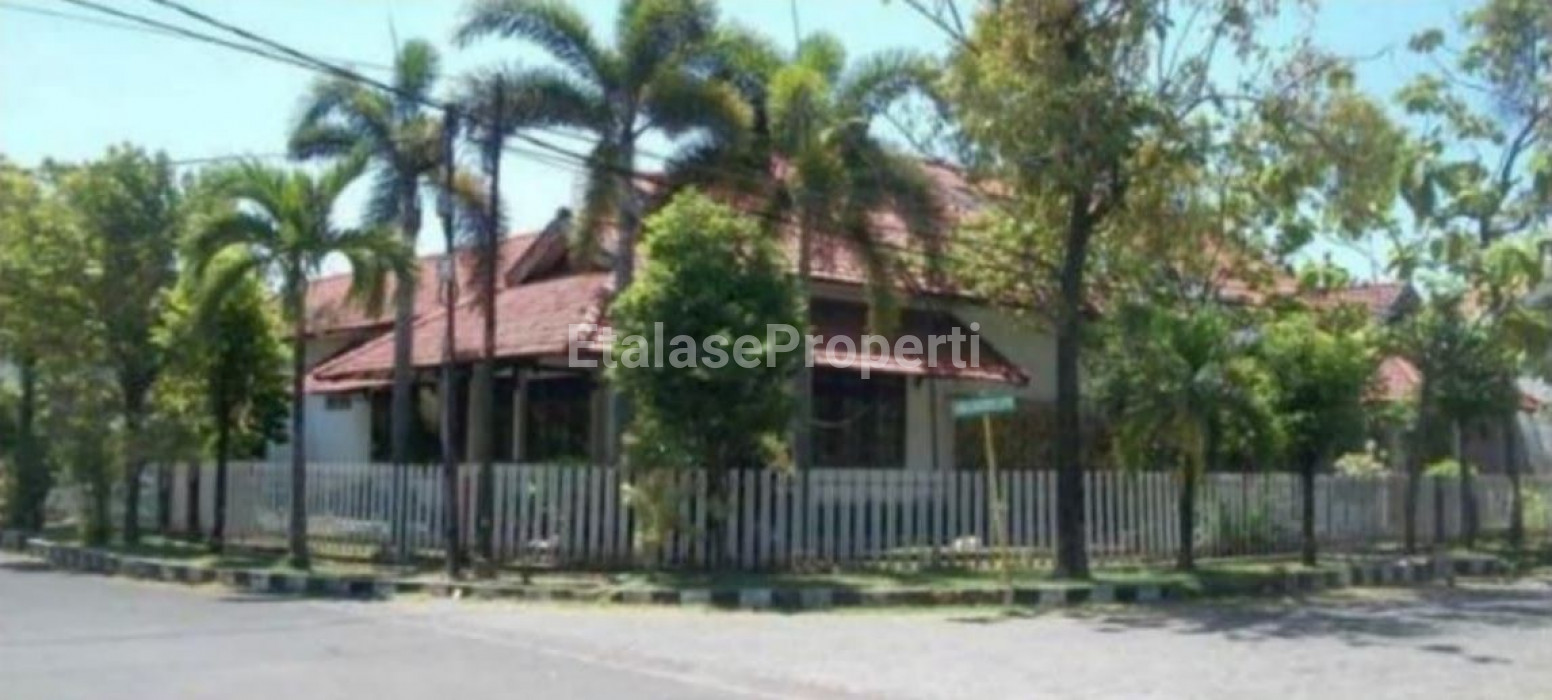Foto properti DIJUAL CEPAT Rumah Lama Posisi Di Hook, Harga Cantik, LOKASI STRATEGIS Di Jemursari, Surabaya. Harga 9 M Nego !! 1
