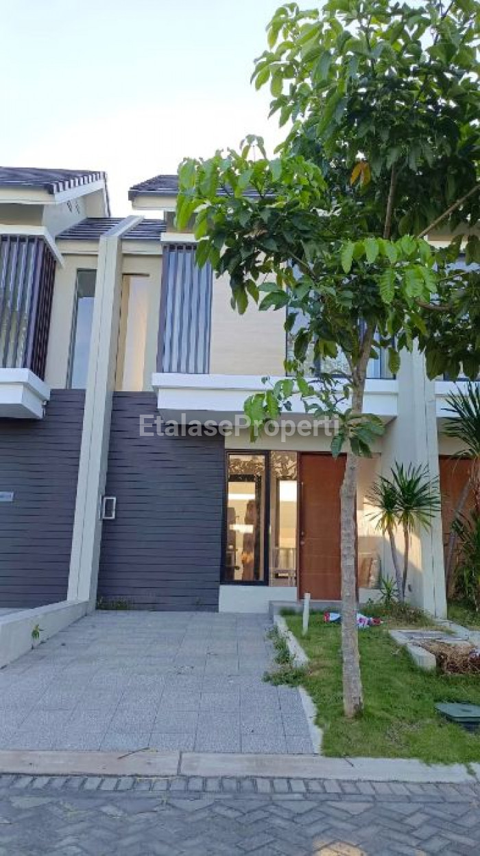 Foto properti Rumah Baru Northwest Lake 1