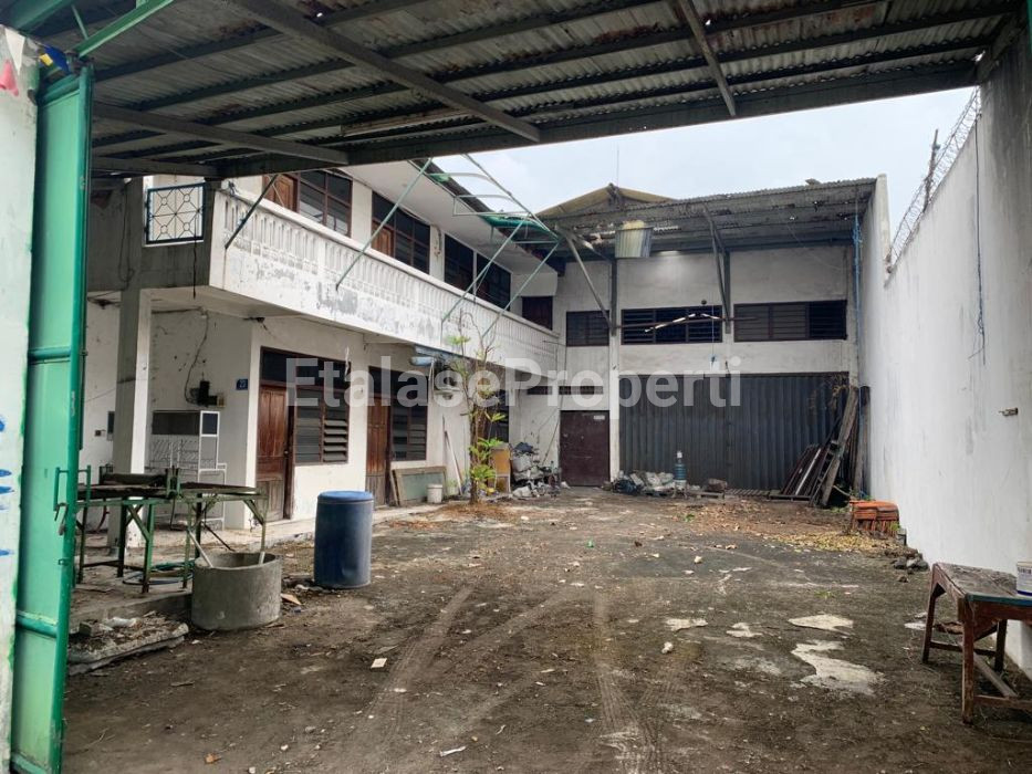 Foto properti DI SEWAKAN GUDANG JL.SUKOMANUNGGAL 2
