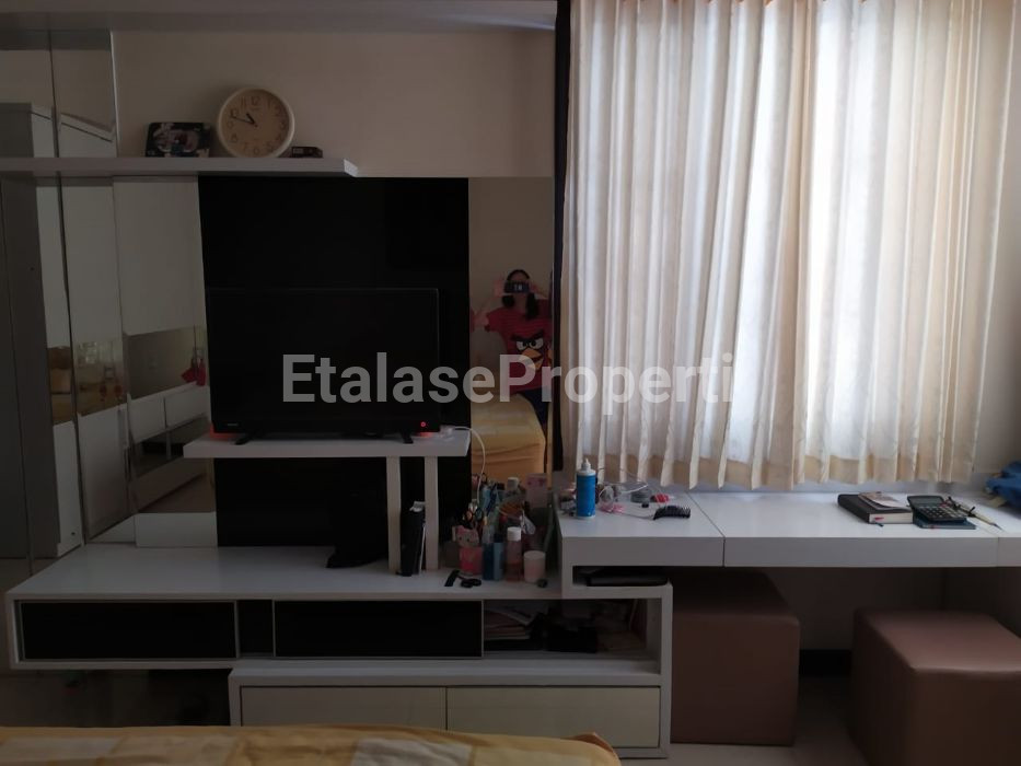 Foto properti Rumah Lokasi ELIT Favorit  Galaxy Bumi Permai 2 Full Furnished Di Surabaya Timur 2