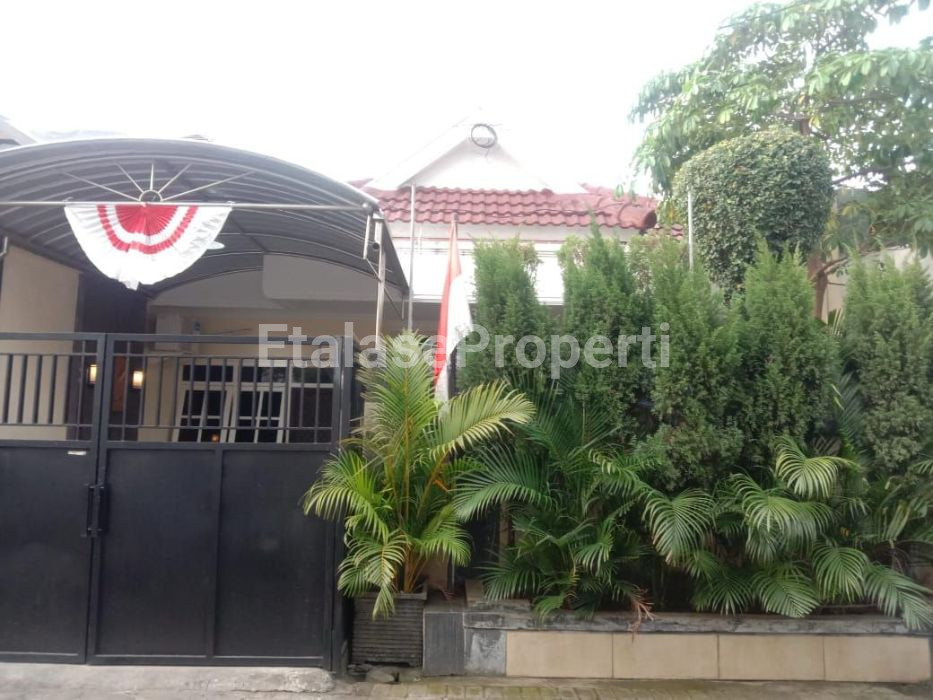 Foto properti Jual Cepat Rumah Di Rungkut Asri Tengah Dekat Yakaya 1