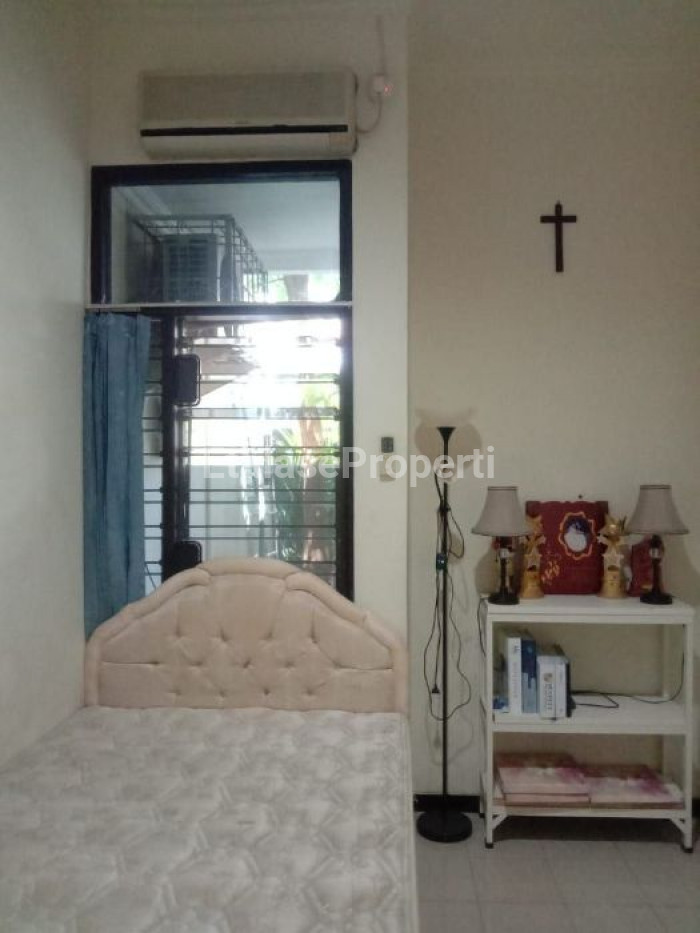 Foto properti Jual Cepat Rumah Di Rungkut Asri Tengah Dekat Yakaya 3