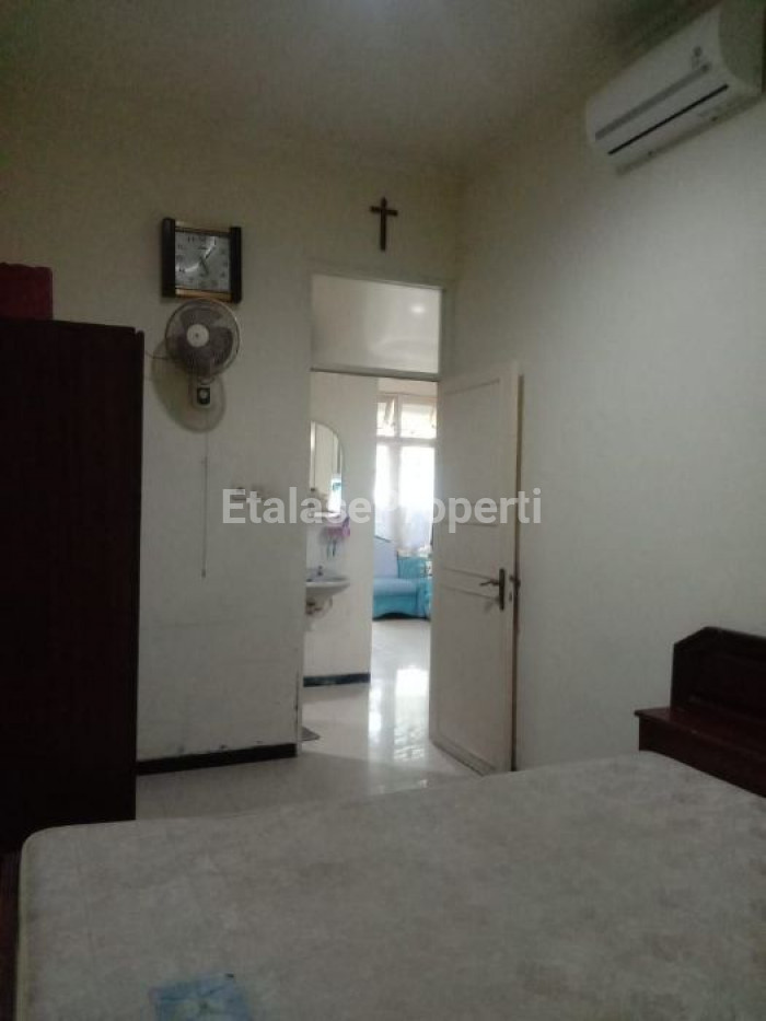 Foto properti Jual Cepat Rumah Di Rungkut Asri Tengah Dekat Yakaya 5